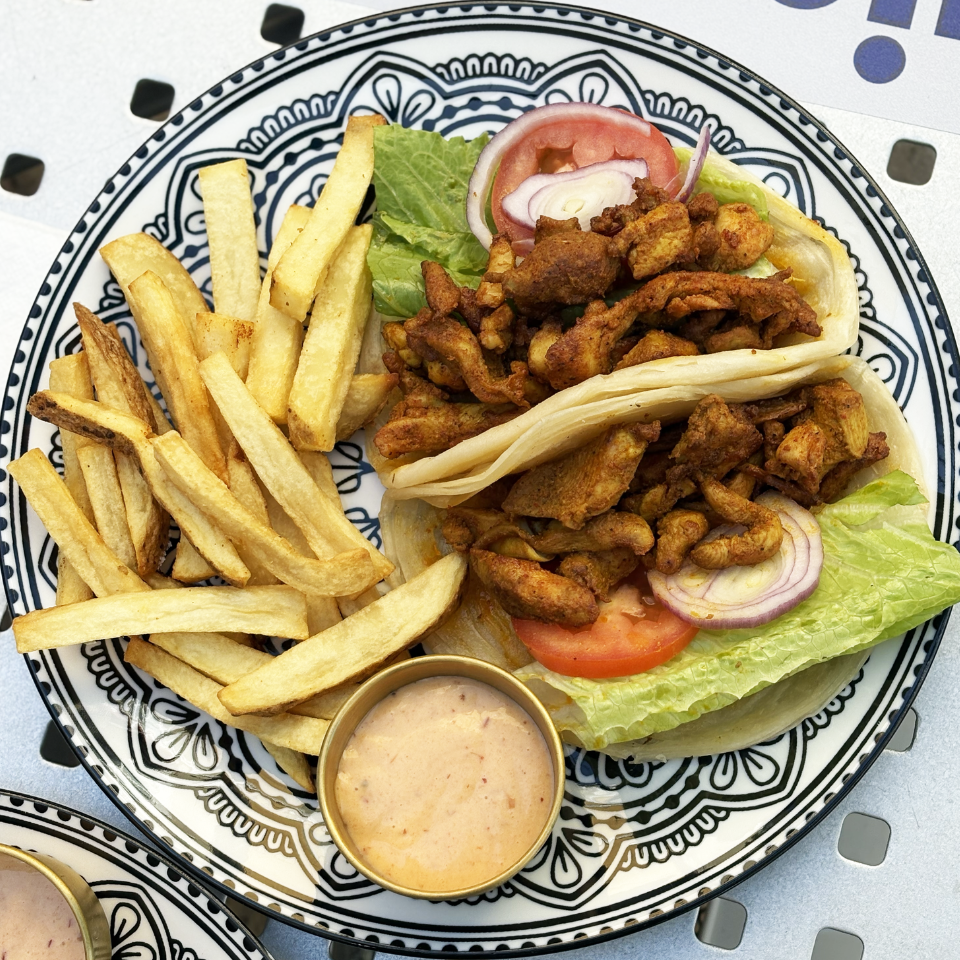 Tandoori Chicken Paratha/fries