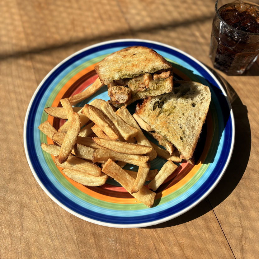 Chicken Pesto Sandwich/Fries