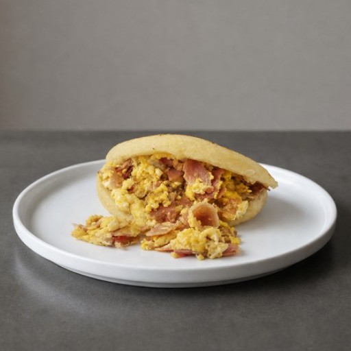 Arepa, Egg, Ham
