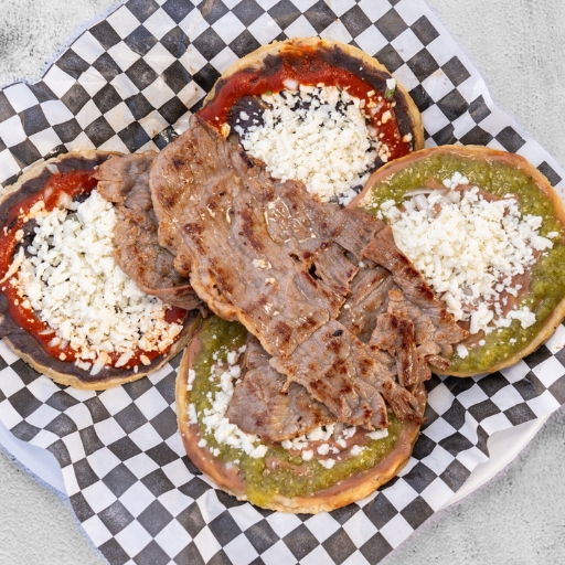 Plato de Memelitas